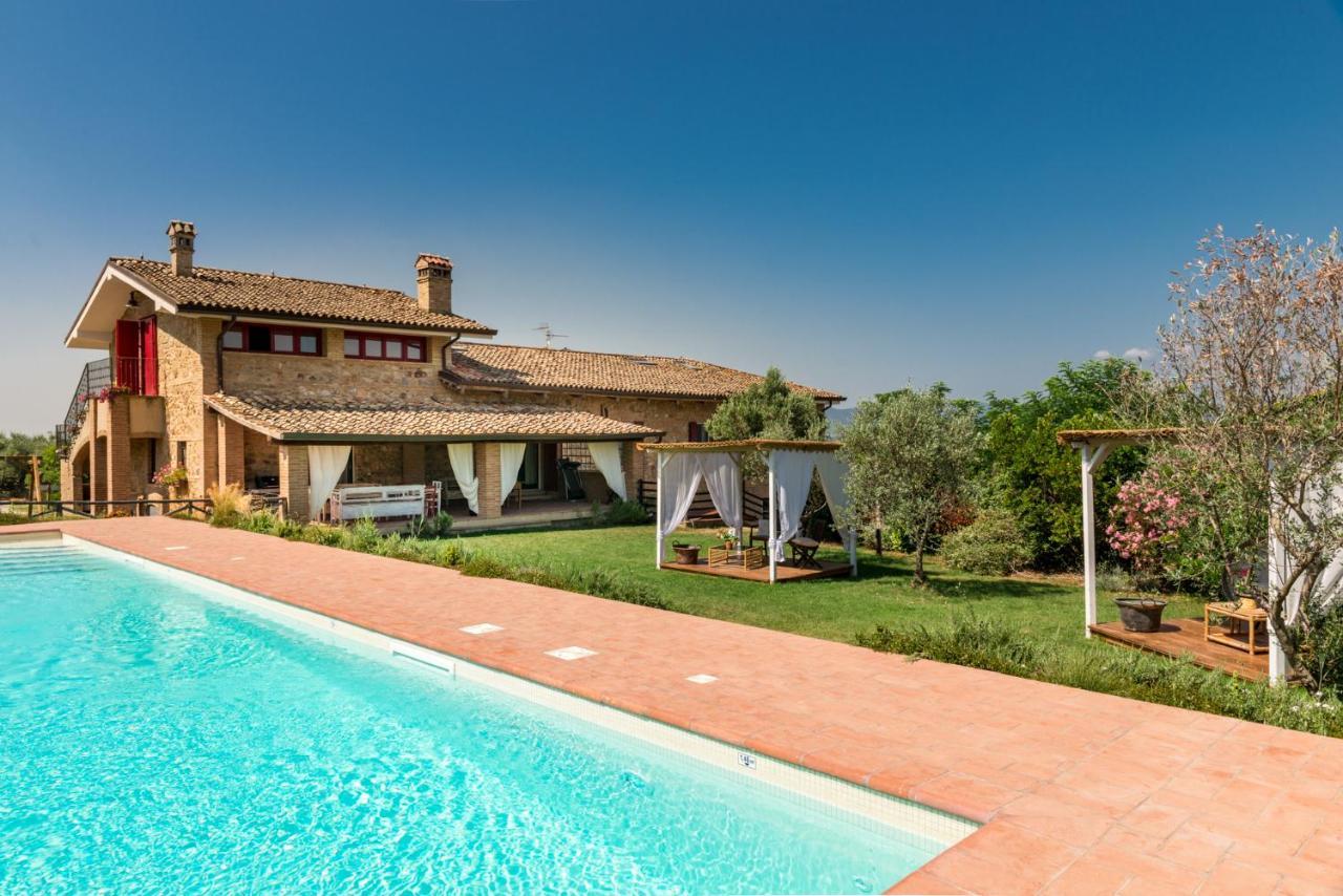 Bed and Breakfast Il Barbagianni Montepescali Екстер'єр фото