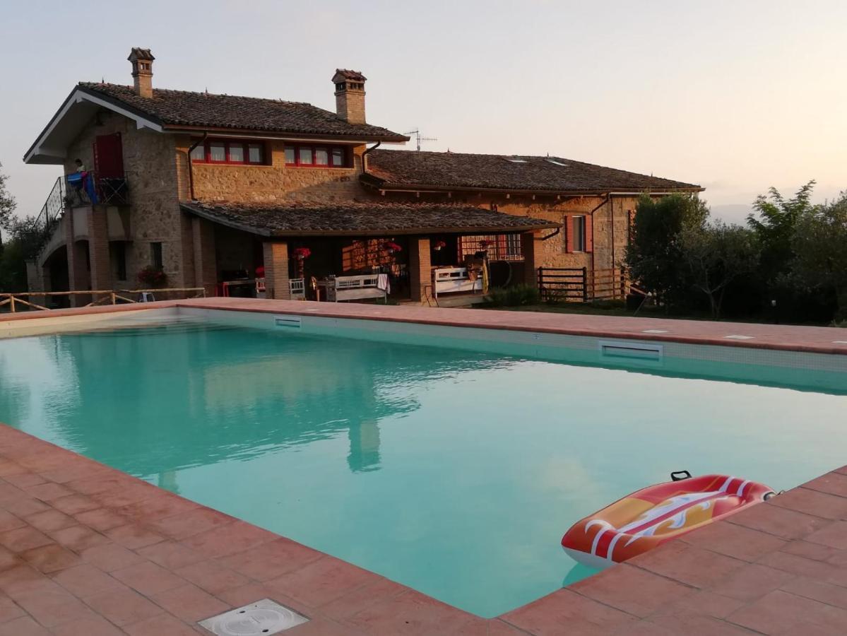 Bed and Breakfast Il Barbagianni Montepescali Екстер'єр фото